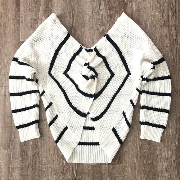 Love Tree Sweaters - {Love Tree} White Stripe Low Twist Sweater | M